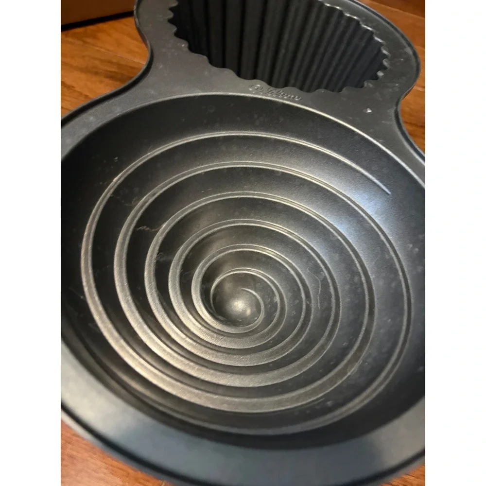 Wilton Giant‎ Cupcake Pan Gray Non-Stick 3D Large Cake Mold 2105-5038